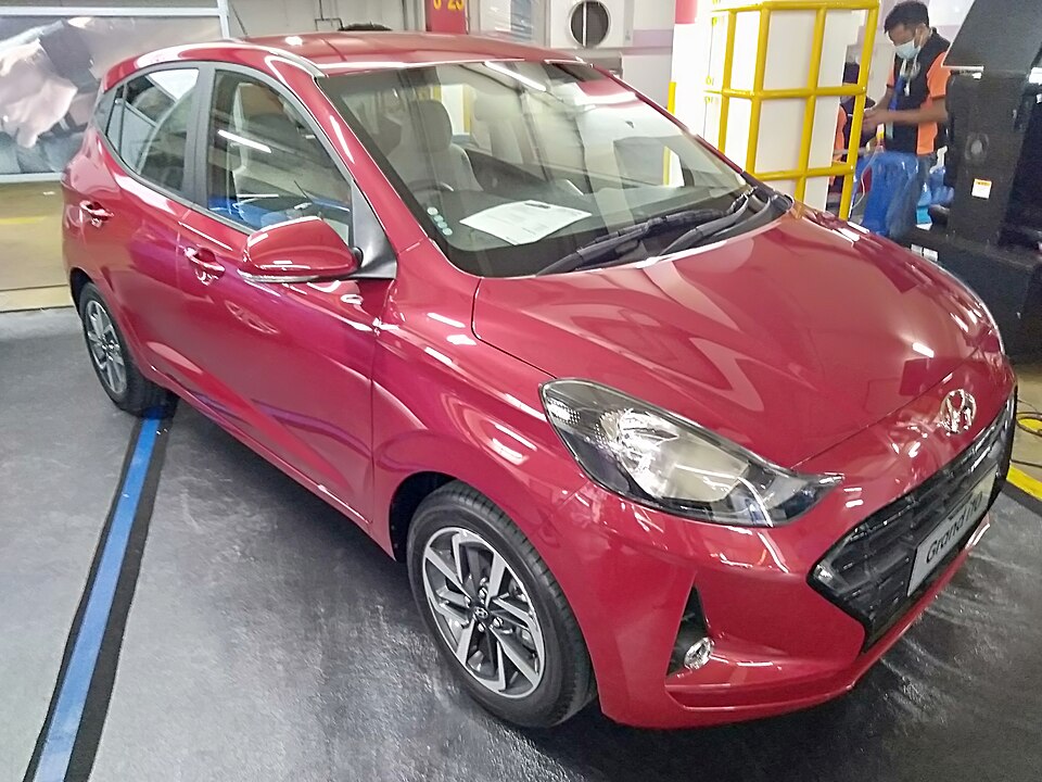 Grand i10 Nios — Hatchback