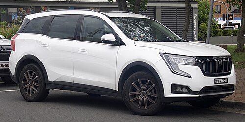 XUV700 — SUV